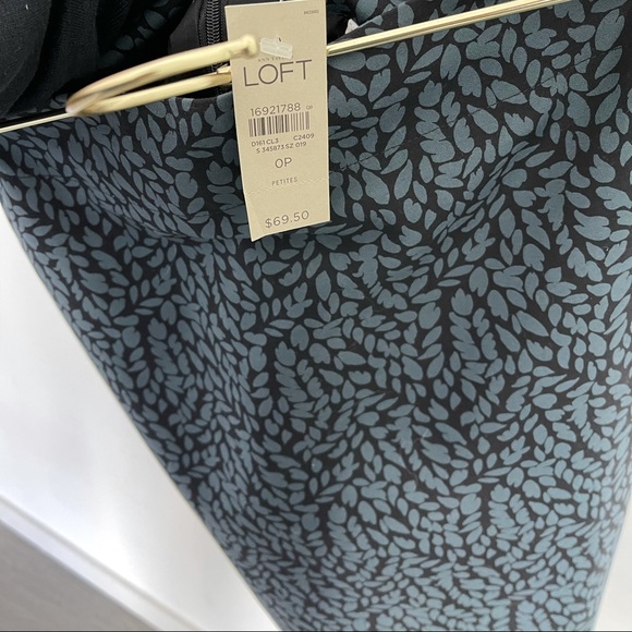 LOFT Leaf Pencil Skirt Petite Size 0 - Picture 4 of 6